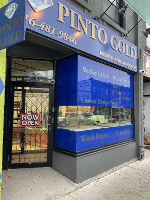 Pinto Cash for Gold - located at 2570 Yonge St in Toronto, Ontario