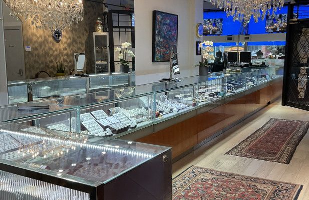 Pinto Cash For Gold & Jewellery Buyers Interior